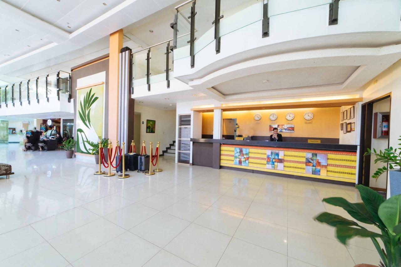 Reddoorz Premium @ The Ritz Garden Oases 호텔 Davao City 외부 사진