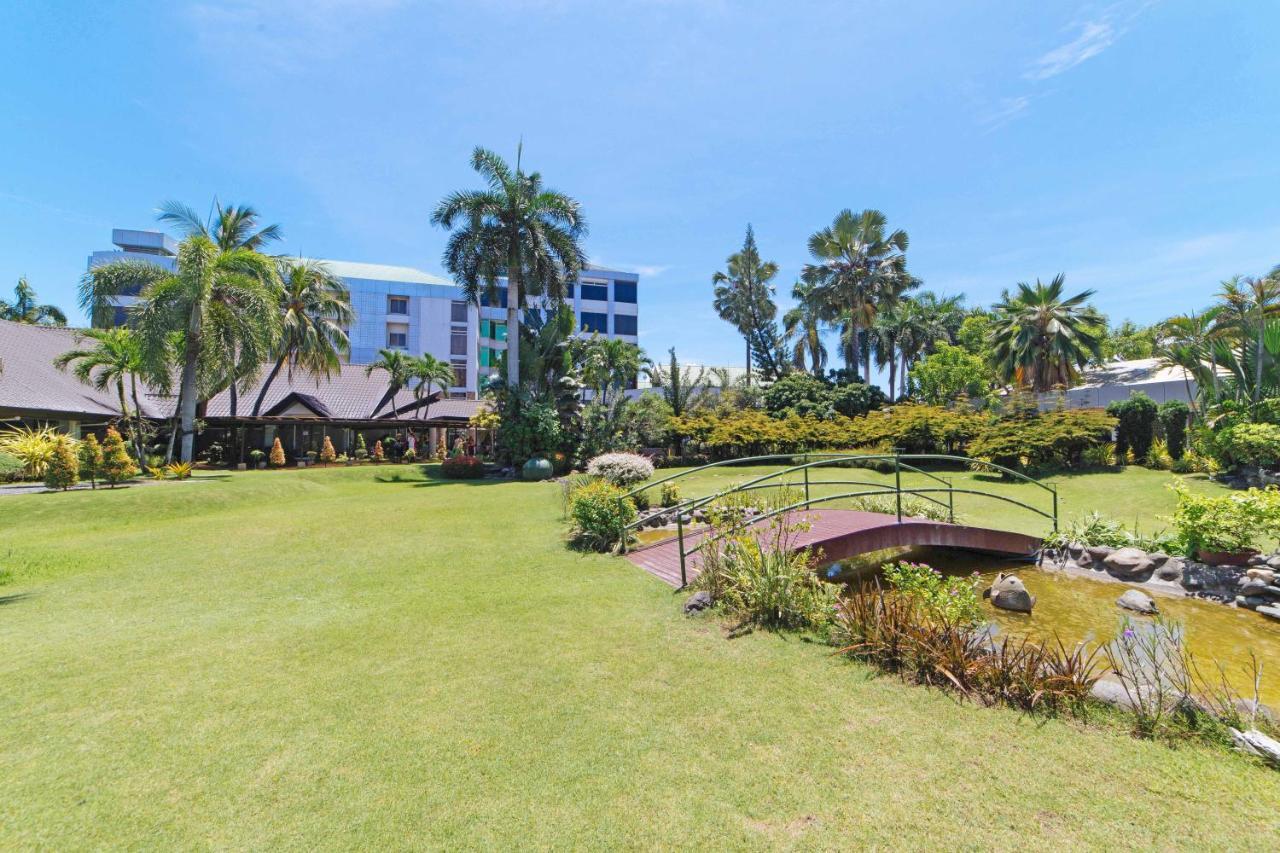 Reddoorz Premium @ The Ritz Garden Oases 호텔 Davao City 외부 사진