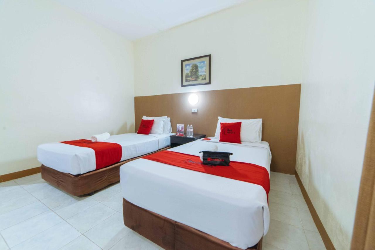 Reddoorz Premium @ The Ritz Garden Oases 호텔 Davao City 외부 사진