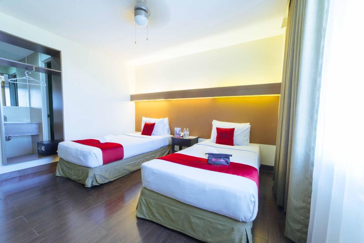Reddoorz Premium @ The Ritz Garden Oases 호텔 Davao City 외부 사진