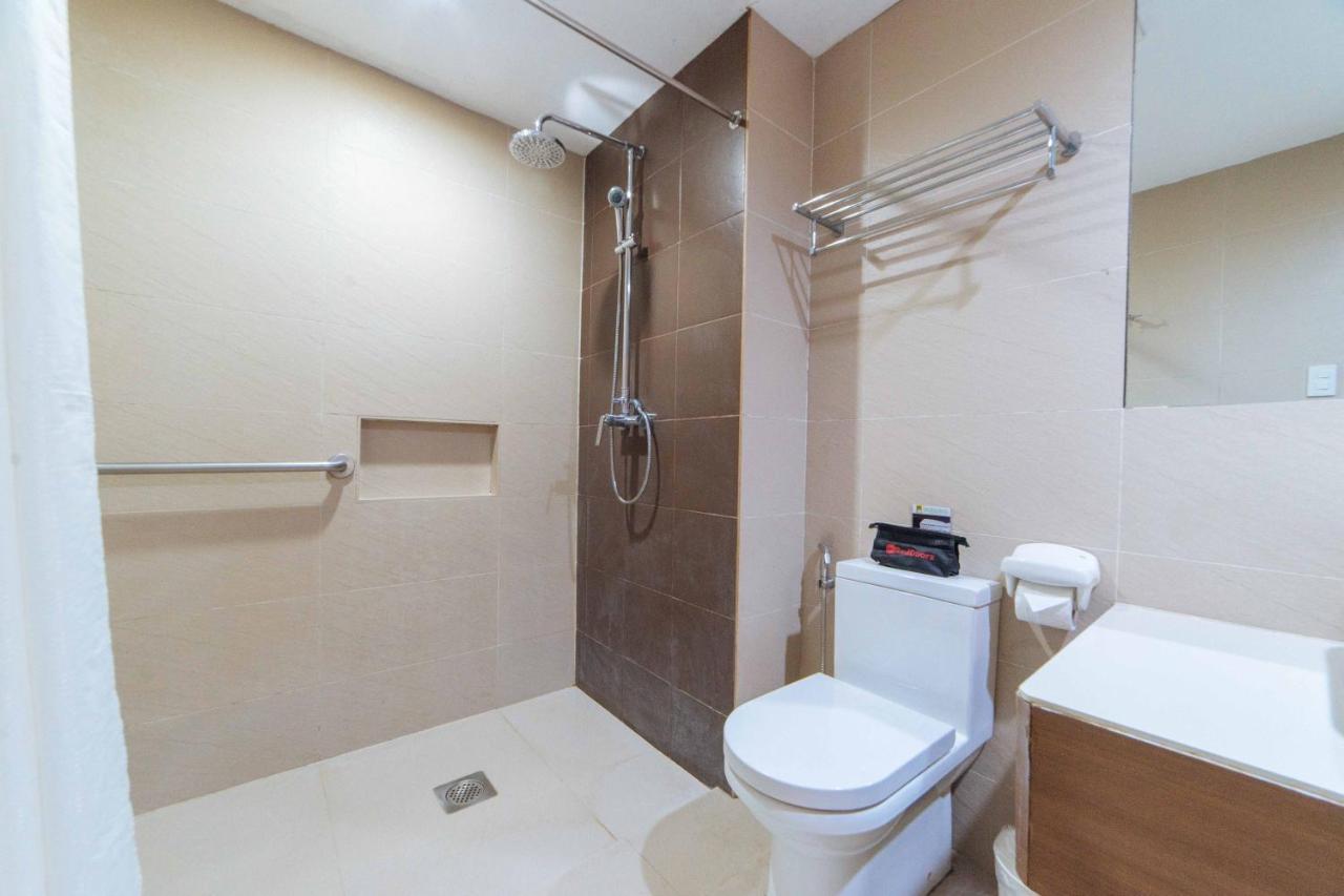 Reddoorz Premium @ The Ritz Garden Oases 호텔 Davao City 객실 사진