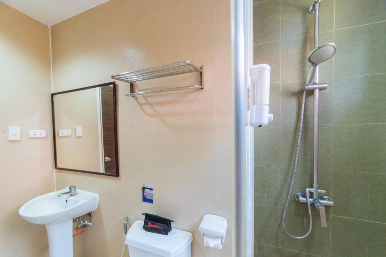 Reddoorz Premium @ The Ritz Garden Oases 호텔 Davao City 외부 사진