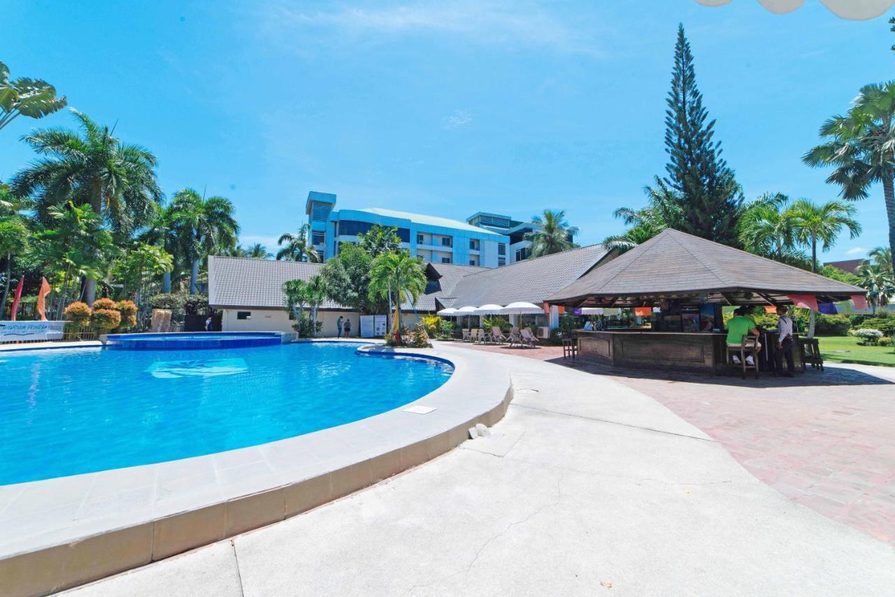 Reddoorz Premium @ The Ritz Garden Oases 호텔 Davao City 외부 사진