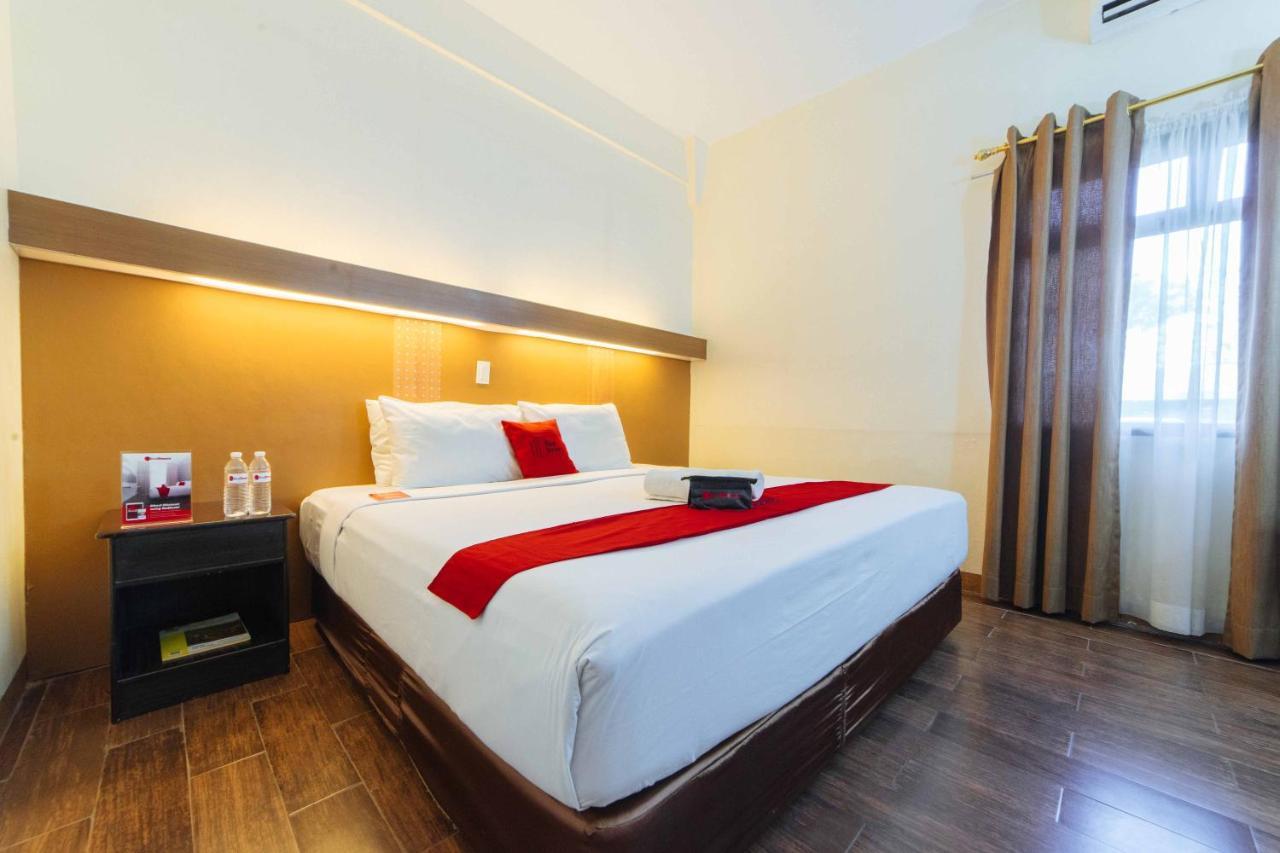 Reddoorz Premium @ The Ritz Garden Oases 호텔 Davao City 외부 사진