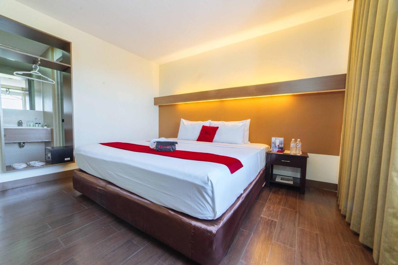 Reddoorz Premium @ The Ritz Garden Oases 호텔 Davao City 외부 사진