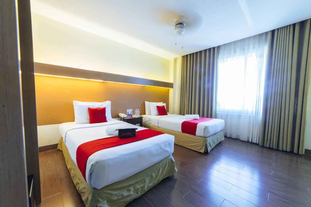 Reddoorz Premium @ The Ritz Garden Oases 호텔 Davao City 외부 사진