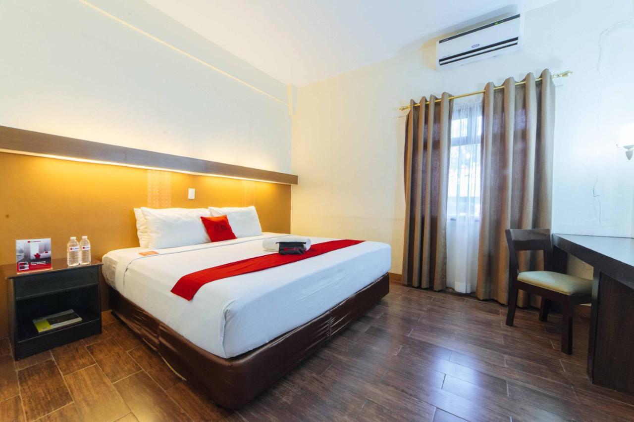 Reddoorz Premium @ The Ritz Garden Oases 호텔 Davao City 외부 사진