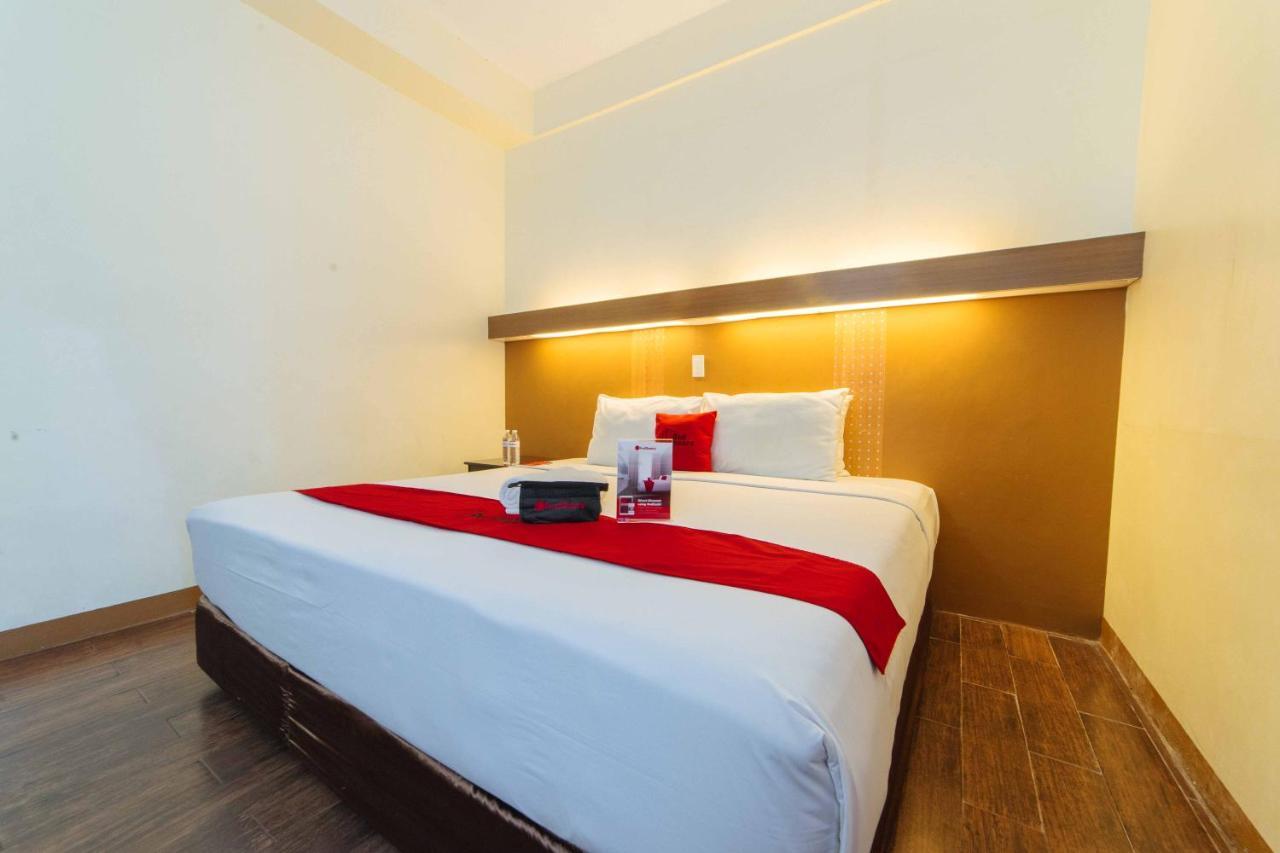 Reddoorz Premium @ The Ritz Garden Oases 호텔 Davao City 외부 사진